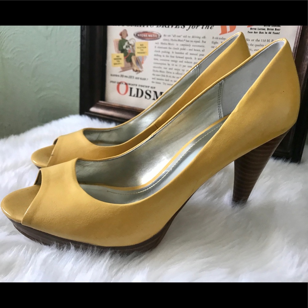 Style & Co yellow heels